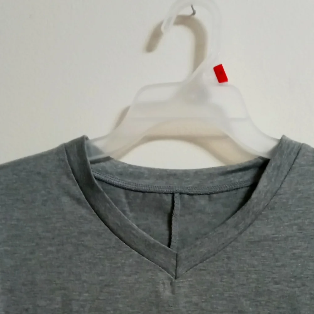 NEW faith over fear top size medium gray 80%cotton 20%polyester - Picture 4 of 5